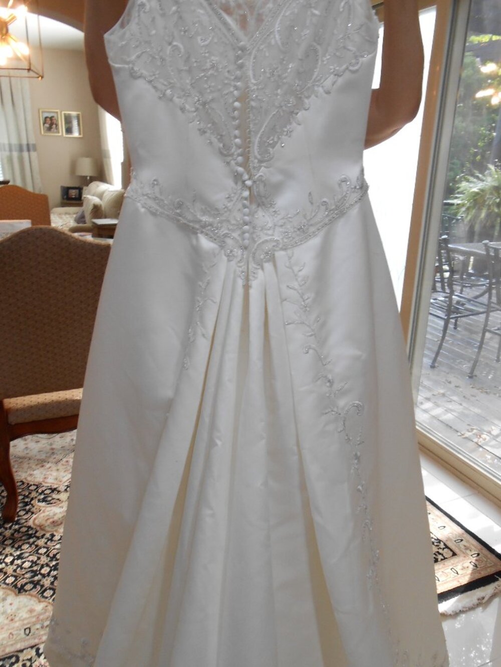 Italian design wedding dress size 16, new without tag